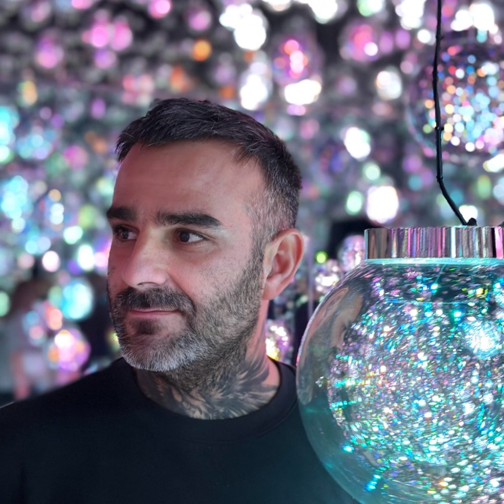 Portrait of Julien Jimenez, founder of Billiardr